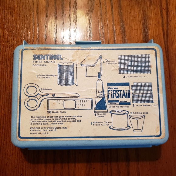 Sportsman First Aid Kit Box - Picture 2 of 3